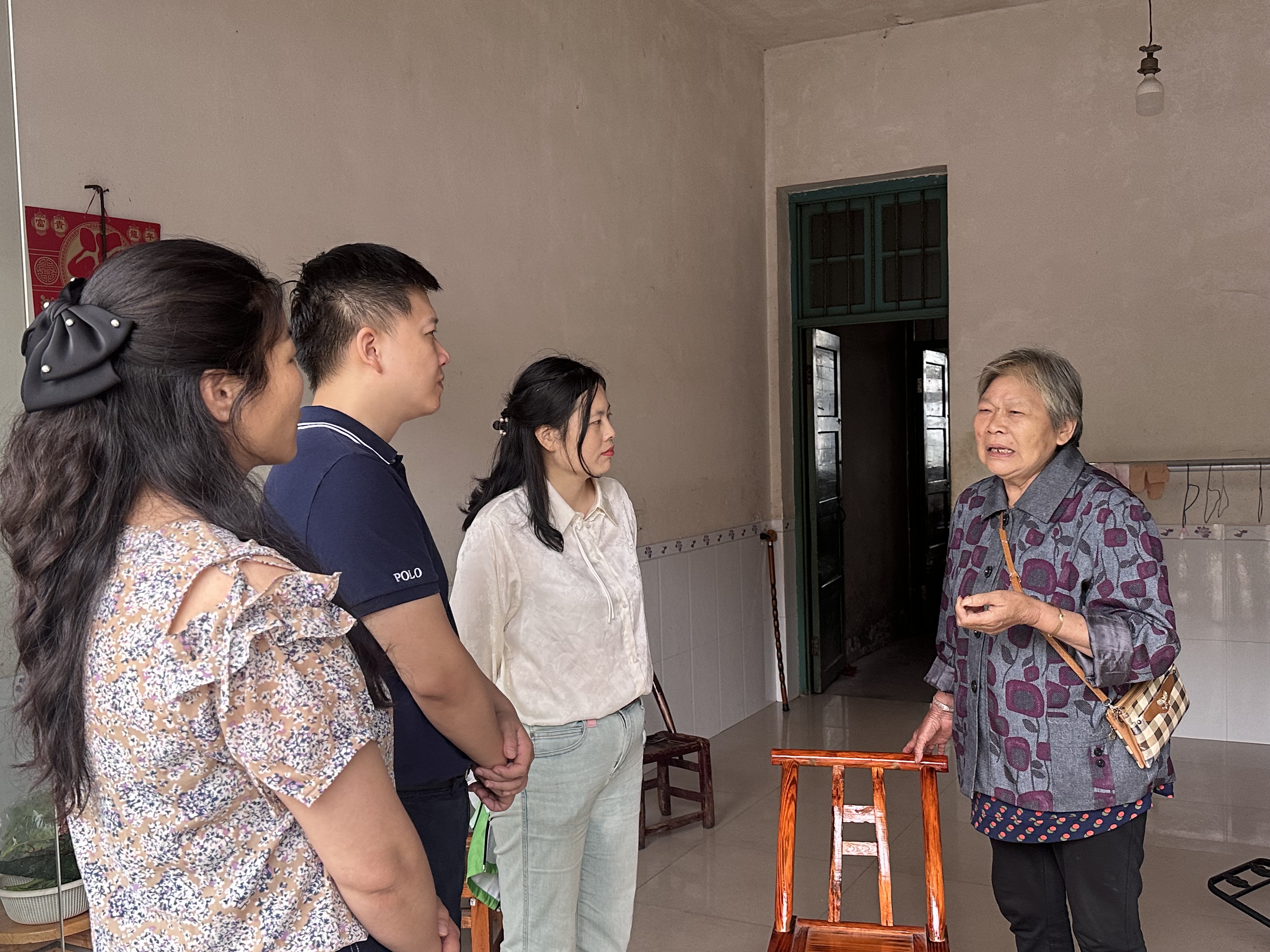 黨群綜合與人力資源黨支部開(kāi)展“關(guān)愛(ài)留守兒童 迎六一送溫暖”主題黨日活動(dòng)